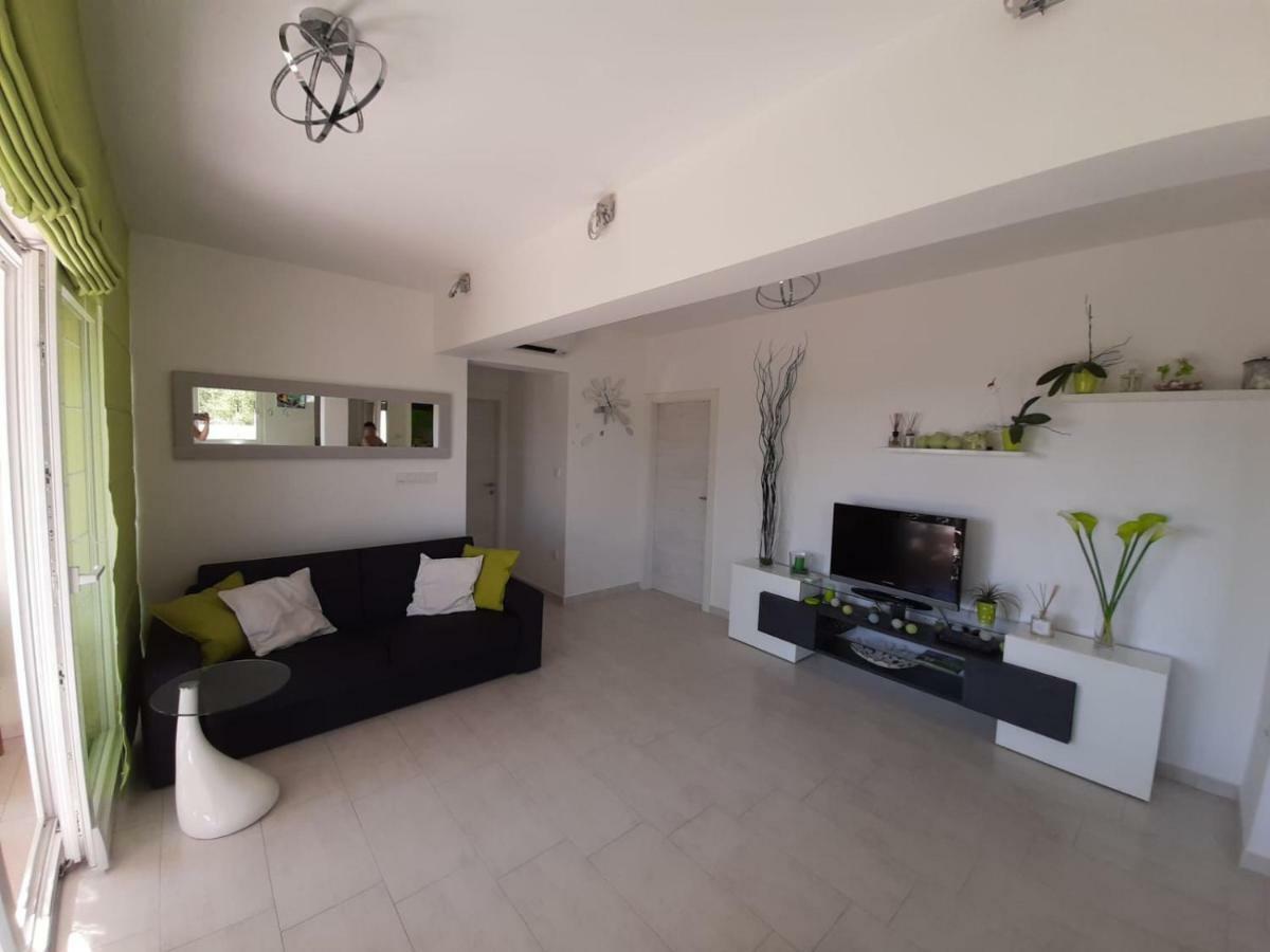 Apartment Mia Раб Экстерьер фото